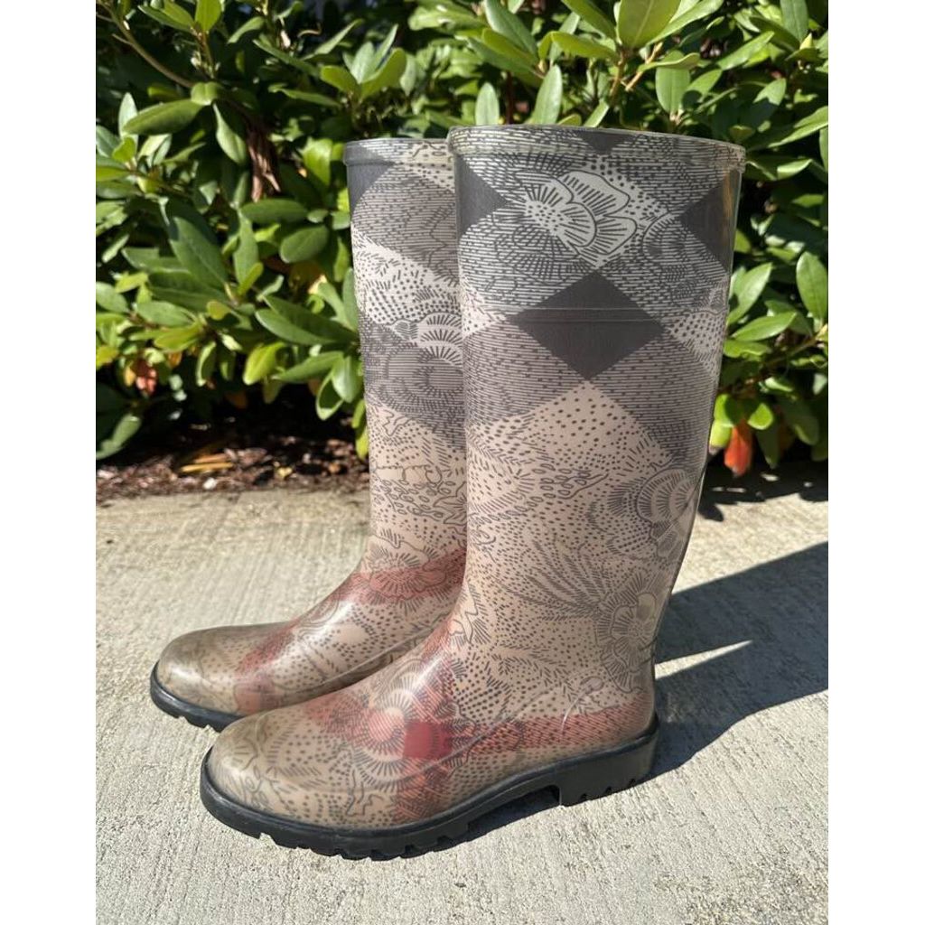 Burberry Paisley Flower Nova Check Rain Boot Size 37 Chic Boutique Consignments