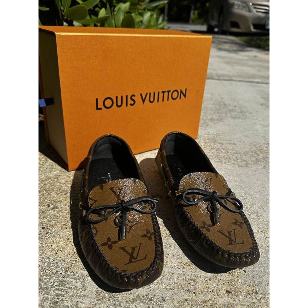 Louis Vuitton Gloria Flat Loafer - Size 39 – Chic Boutique